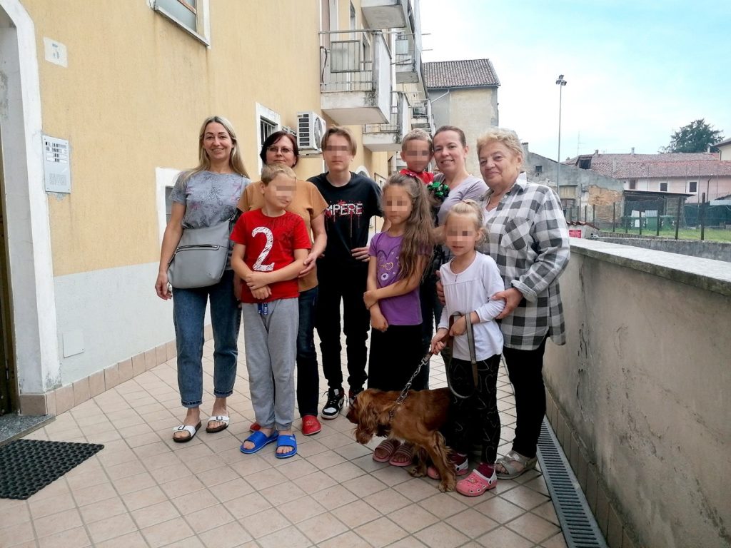 Dall'Ucraina a Bassignana: visita alle famiglie ospitate negli alloggi della Diocesi