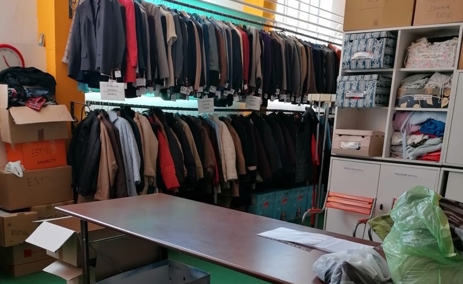 Il guardaroba si rinnova: nasce lo Spazio Abito Solidale